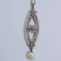 front facing view of pendant