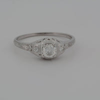 showing the center diamond