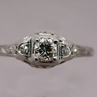 closeup of the center diamond