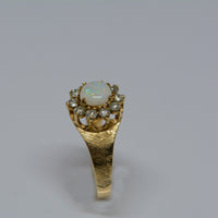 another side view showing the pattern on the ring band