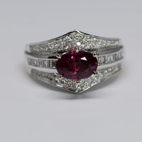 front view focusing on the garnet