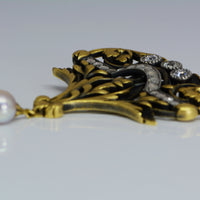 angled view of the pendant