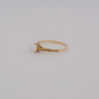 viewing the side of the ring