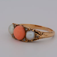 showing the carvings on the shoulder of the ring shank