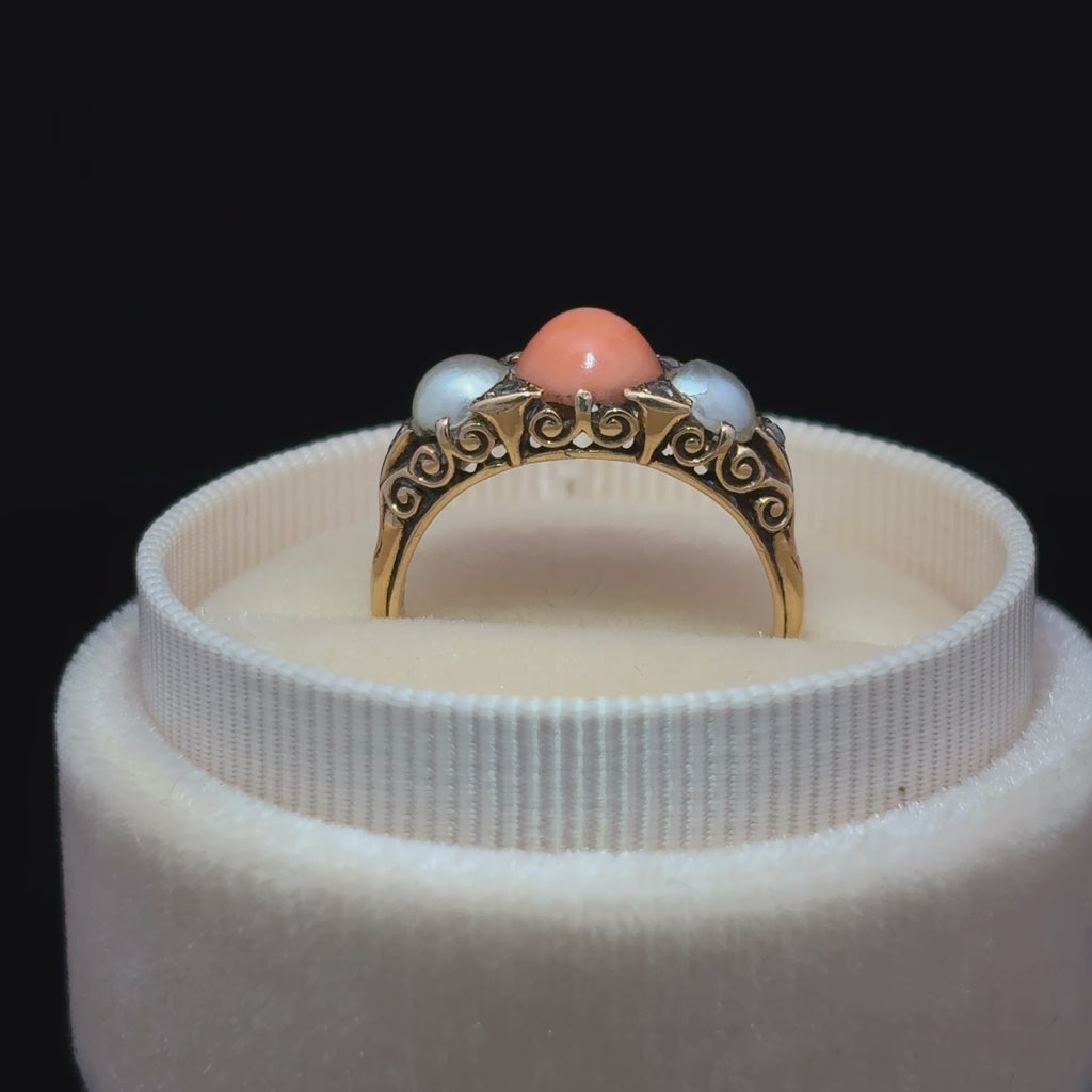 video showing the side view of the ring
