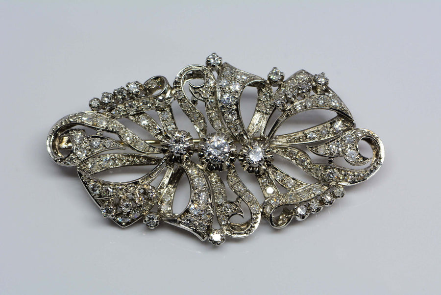 front view of the brooch 