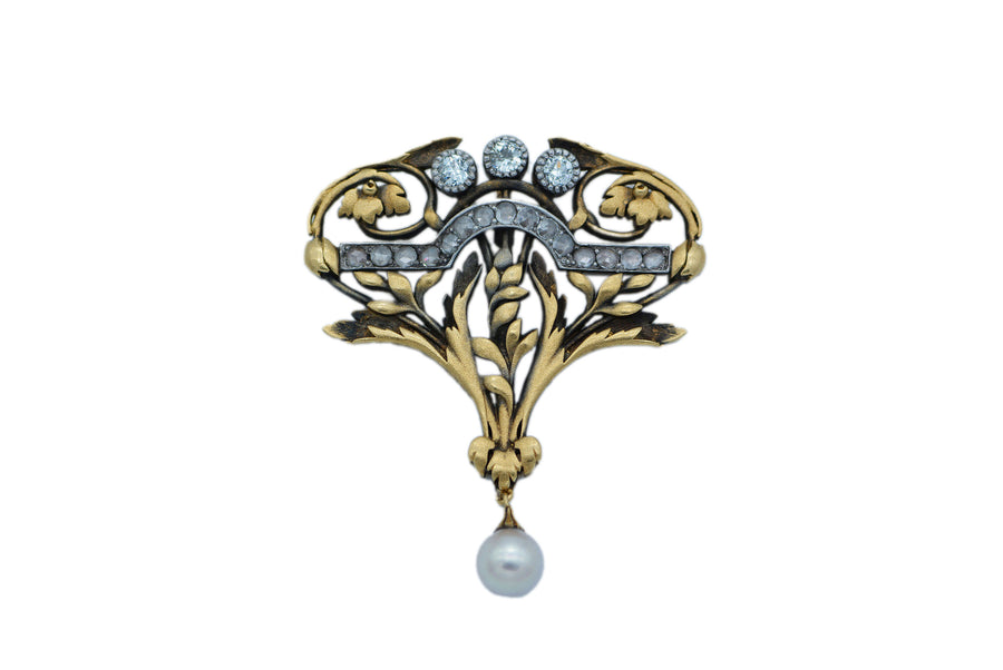 front view of the loore pendant
