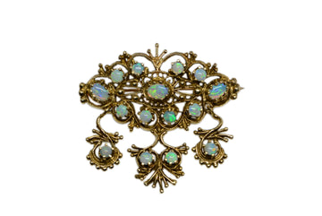 front view of the opal pendant-brooch